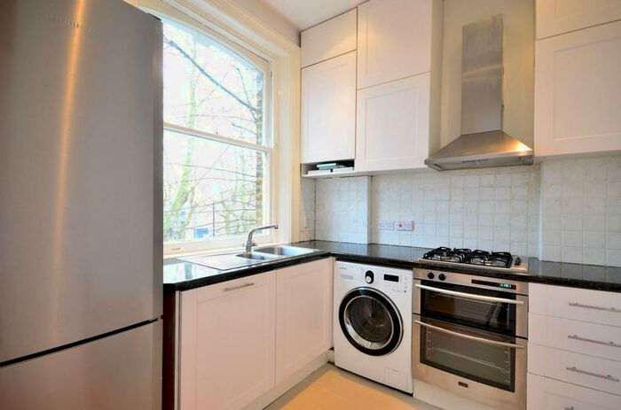 2 Bedroom Flat To Rent In Highbury New Park, Highbury, London, N5