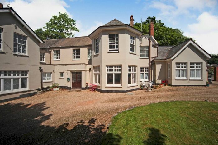 1 Bedroom Studio For Sale In Kingston Road, Taunton, TA2