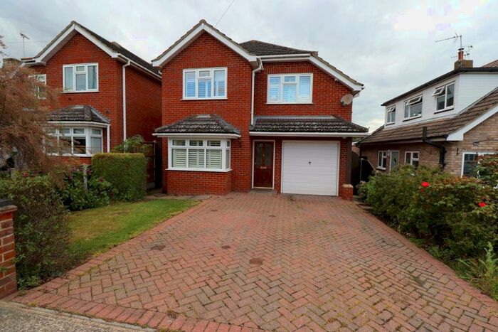 4 Bedroom Detached House To Rent In Crouch View Grove, Hullbridge, Hockley, SS5