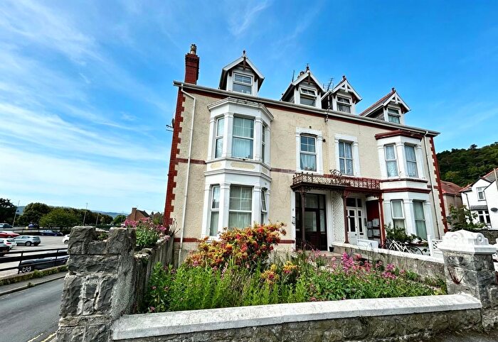 2 Bedroom Flat For Sale In York Road, Llandudno, LL30