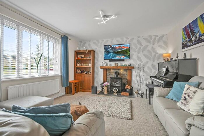 3 Bedroom Detached House For Sale In New Chapel Lane, Penistone, S36