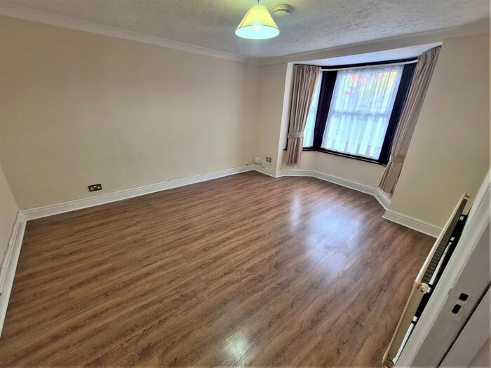 1 Bedroom Flat To Rent In Queens Road, Aldershot, GU11