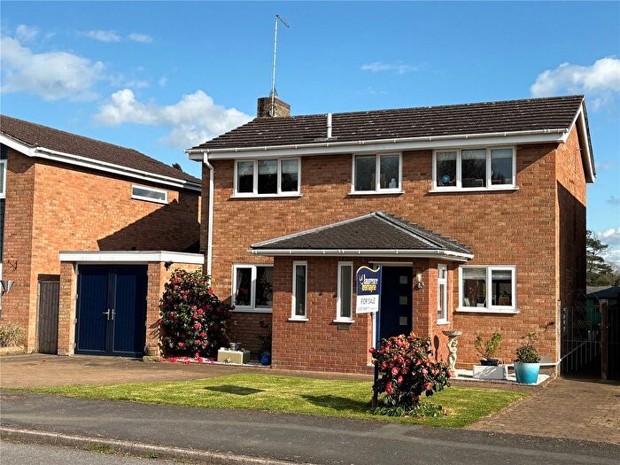 4 Bedroom Detached House For Sale In High Stack, Long Buckby, Northamptonshire, NN6