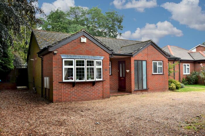 3 Bedroom Detached Bungalow To Rent In Hempstead Road, Watford, WD17