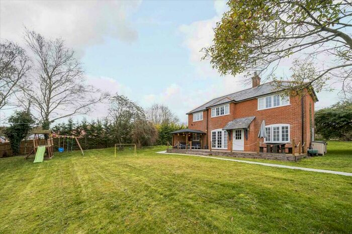 4 Bedroom Detached House For Sale In The School House, Allington, SP4