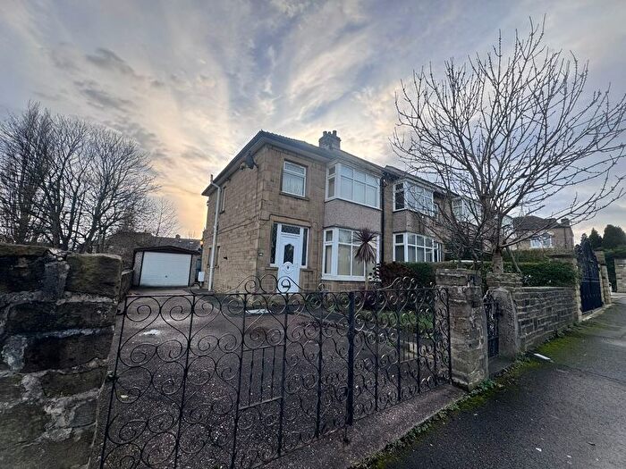 3 Bedroom Semi-Detached House To Rent In Cobcroft Road, Huddersfield, HD1