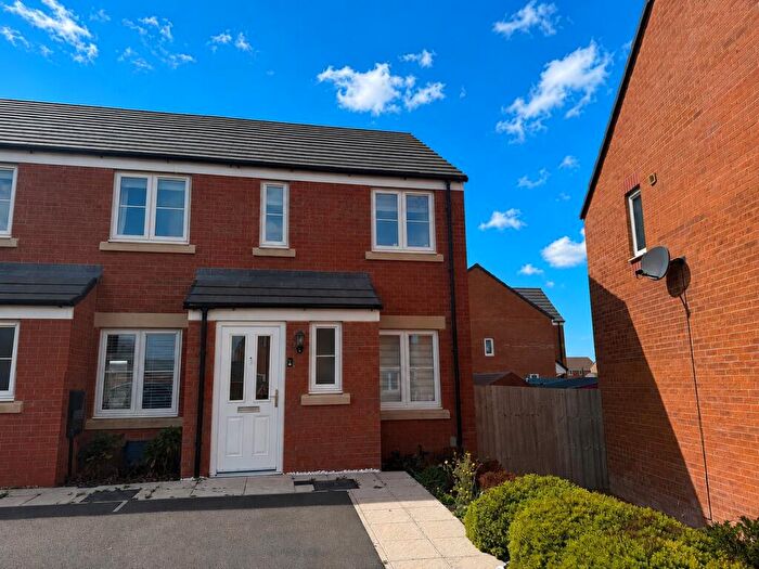 2 Bedroom End Of Terrace House To Rent In Trout Close, Weldon, Corby, NN17