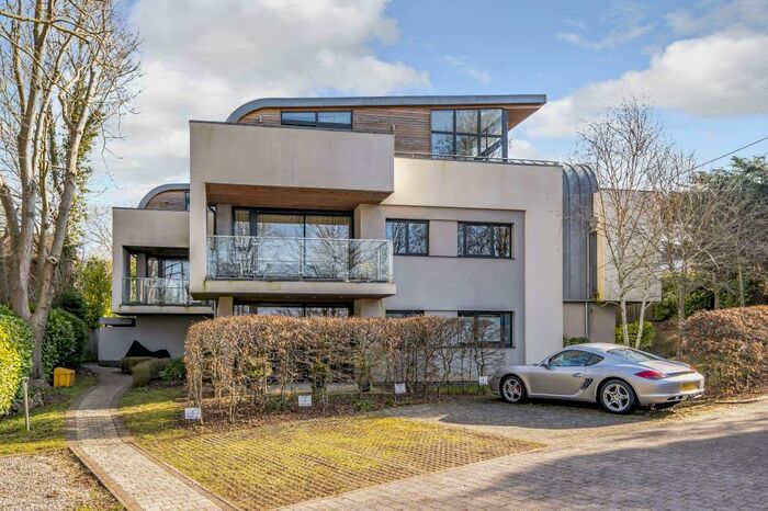 2 Bedroom Apartment To Rent In Cumnor Hill, Botley, OX2