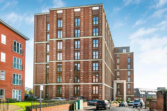 1 Bedroom Flat To Rent In Ziggurat House, St Albans, AL1