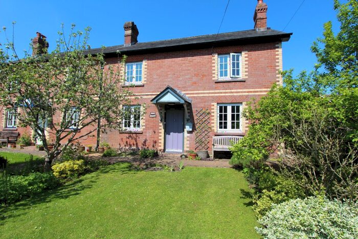 4 Bedroom Semi-Detached House For Sale In Fenny Bridges, Honiton, EX14