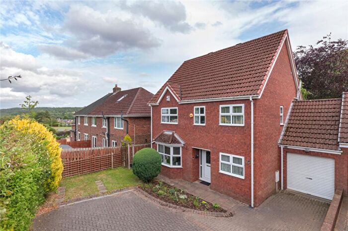 4 Bedroom Link Detached House For Sale In Smailes Lane, Rowlands Gill, Tyne And Wear, NE39