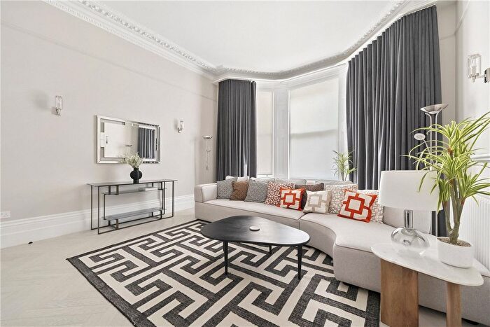 4 Bedroom Flat To Rent In Southwell Gardens, South Kensington, London, SW7