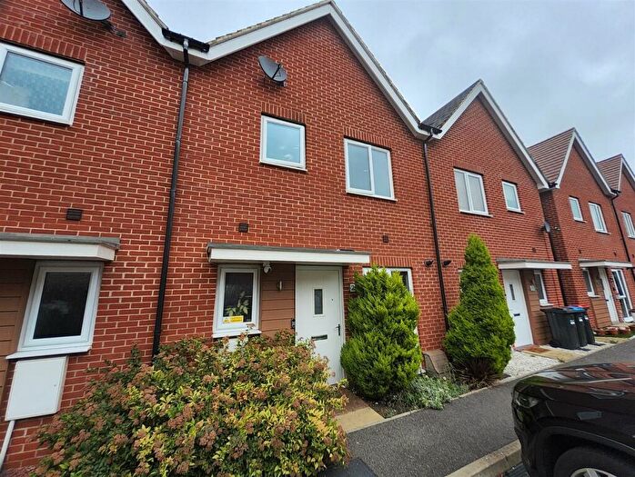 3 Bedroom Terraced House To Rent In Bowling Green Close, Bletchley, Milton Keynes, MK2