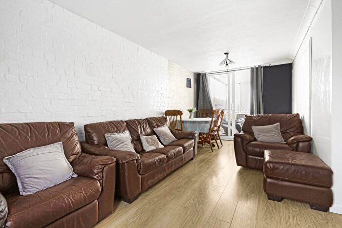 3 Bedroom Terraced House For Sale In Wheatley, Bracknell, RG12