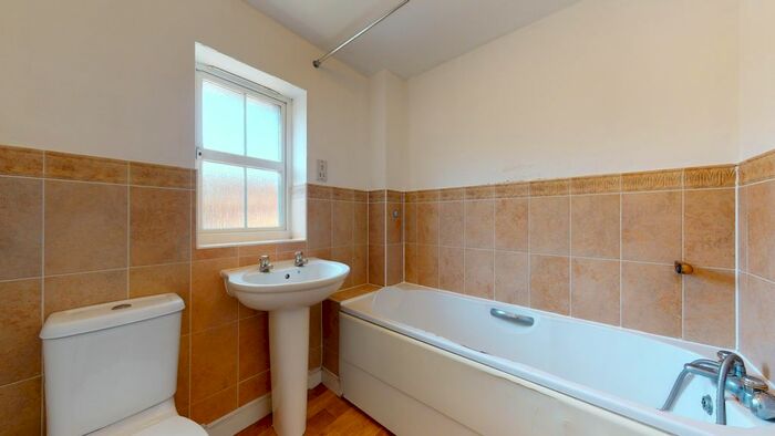 2 Bedroom Flat To Rent In Allenby Road, London, SE28