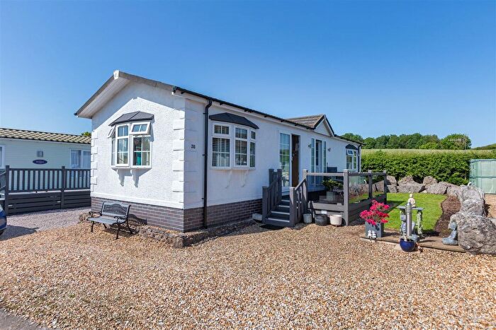 2 Bedroom Park Home For Sale In Meadow View, Nether Kellet, Carnforth, LA6