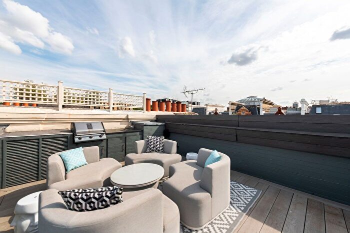 4 Bedroom Flat To Rent In Queen's Gate, London, SW7