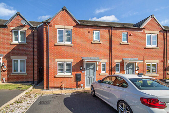 3 Bedroom End Of Terrace House For Sale In Wadham Close, Mickleover, DE3