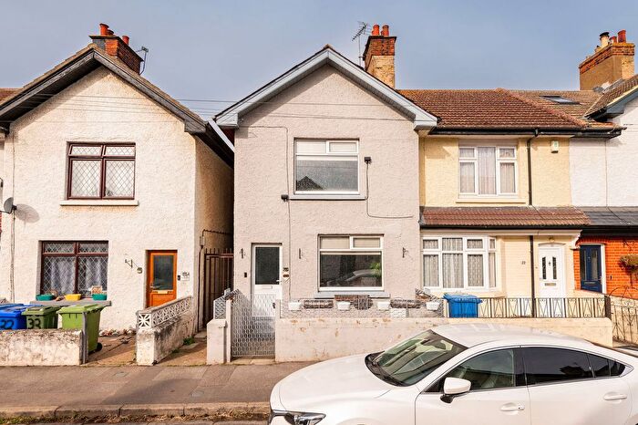 3 Bedroom End Of Terrace House For Sale In Stanley Avenue, Queenborough, ME11