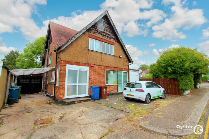 1 Bedroom Flat To Rent In Strathmore Gardens, Edgware, HA8