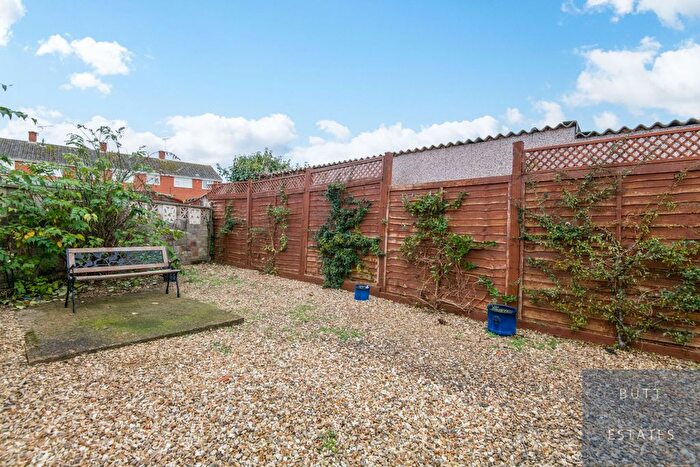 2 Bedroom Bungalow For Sale In Solar Crescent, Exeter, EX4