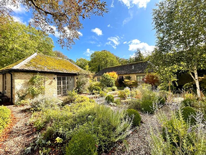 3 Bedroom Detached House For Sale In Broughton Poggs, Filkins, Lechlade, Oxfordshire, GL7