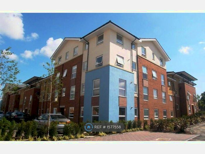 2 Bedroom Flat To Rent In Admiralty Close, West Drayton, UB7