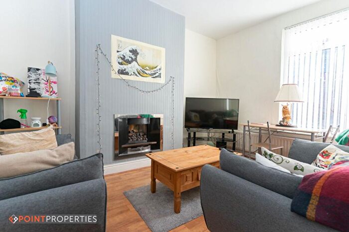 3 Bedroom Terraced House To Rent In Bedroom House, Thornes Road, L6