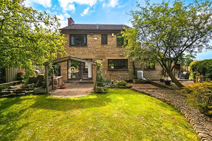 5 Bedroom Detached House For Sale In Moor Park Close, Beckwithshaw, HG3
