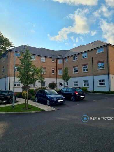 2 Bedroom Flat To Rent In Baytree Court, Prestwich, Manchester, M25
