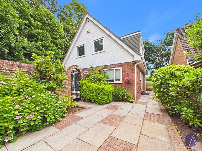 3 Bedroom Detached House For Sale In Timms Close, Formby, Merseyside, L37