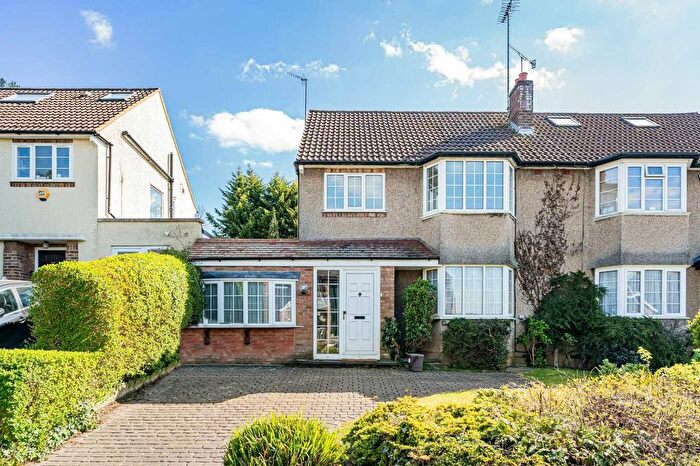 4 Bedroom Semi Detached House For Sale In Somerset Road, New Barnet, EN5