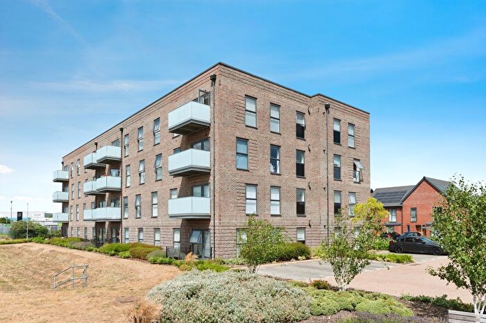 2 Bedroom Flat For Sale In Dovestone Close, West Thurrock, Grays, Essex, RM20
