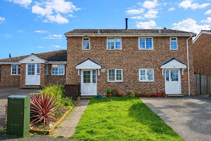 3 Bedroom Terraced House For Sale In Robert Tressell Close, Hastings, TN34