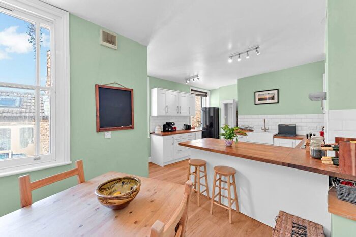 2 Bedroom Flat For Sale In Westcombe Hill, London, SE3