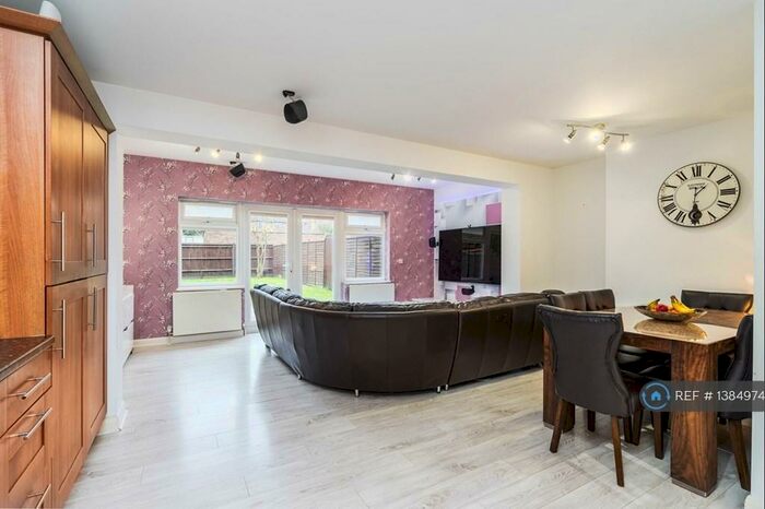 2 Bedroom Flat To Rent In Outram Road, Croydon, CR0