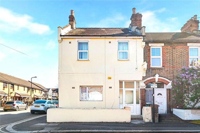 1 Bedroom Flat To Rent In Brighton Avenue, Walthamstow, London, E17