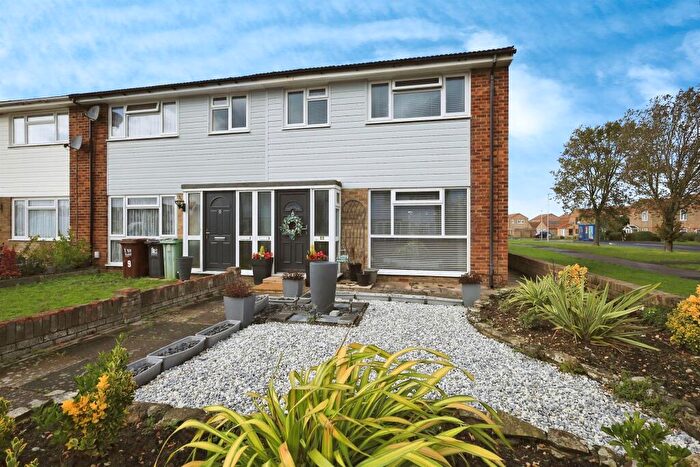 3 Bedroom End Of Terrace House For Sale In Cornwallis Close, Eastbourne, BN23