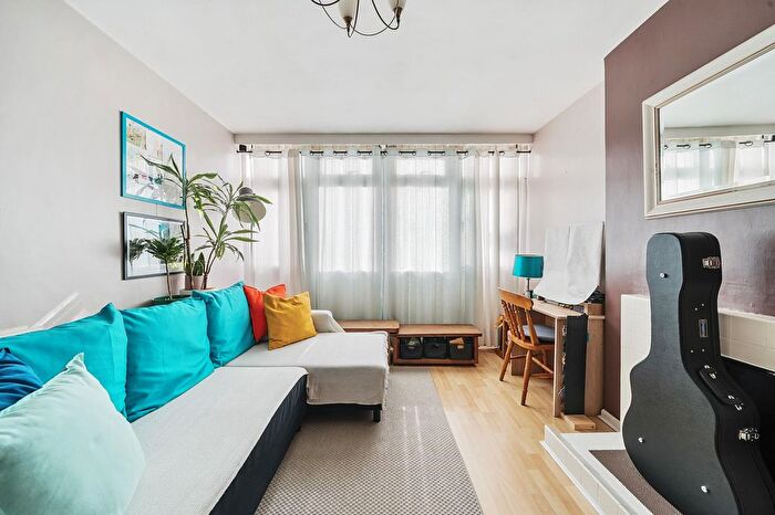 1 Bedroom Flat To Rent In Bromleigh House, St. Saviours Estate, SE1