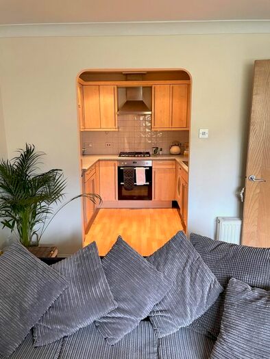 2 Bedroom Flat To Rent In Chaucer Way, Colliers Wood, London, SW19