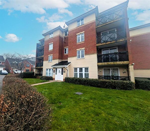 2 Bedroom Flat For Sale In Cavalier Drive, Halesowen, B63