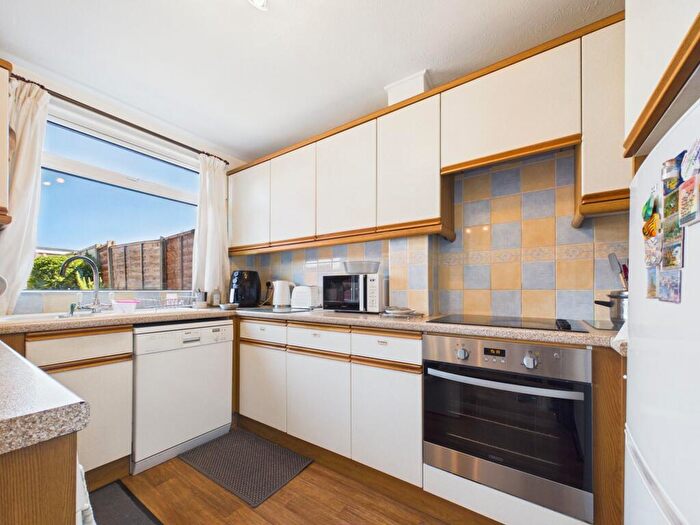 3 Bedroom Terraced House For Sale In Combe Road, Tilehurst, RG30