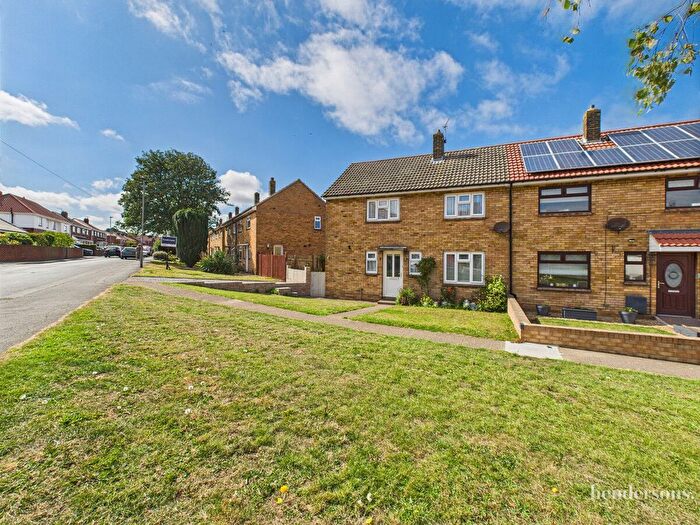 3 Bedroom Semi-Detached House For Sale In Westbourne Road, Whitby, YO21