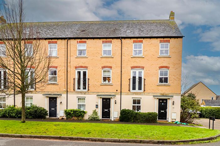 4 Bedroom End Of Terrace House For Sale In Elmhurst Way, Carterton, OX18