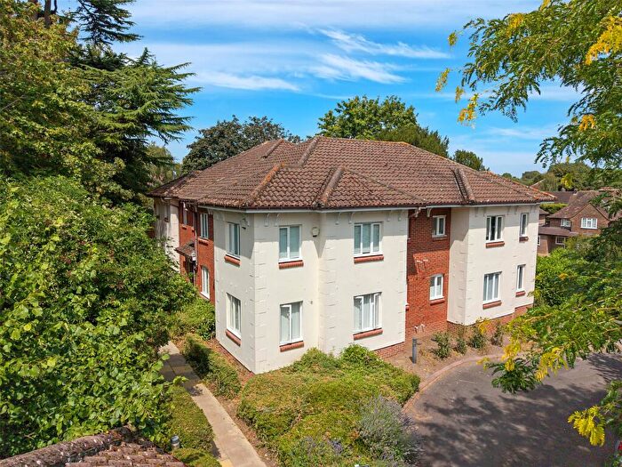 2 Bedroom Apartment For Sale In Guildford Road, Fetcham, Leatherhead, Surrey, KT22