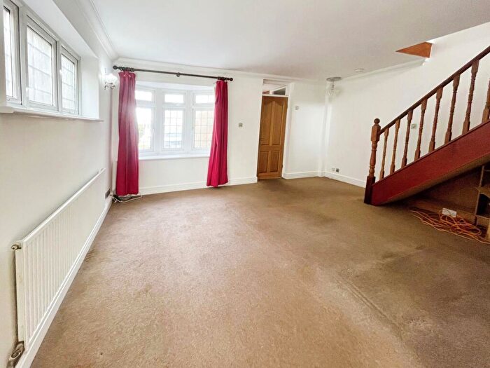 3 Bedroom Semi-Detached House To Rent In Victoria Avenue, Grays, RM16