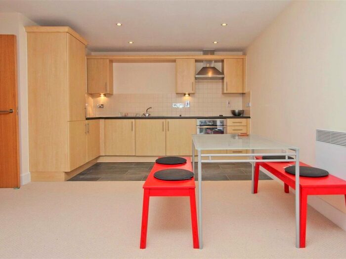 2 Bedroom Flat To Rent In Redford Way, Uxbridge, Middlesex, UB8