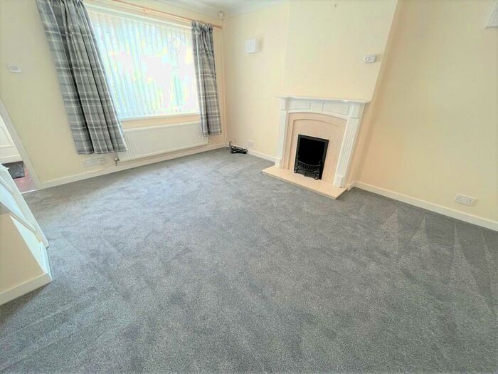2 Bedroom Semi-Detached House To Rent In Drakes Croft, Ashton-on-ribble, PR2