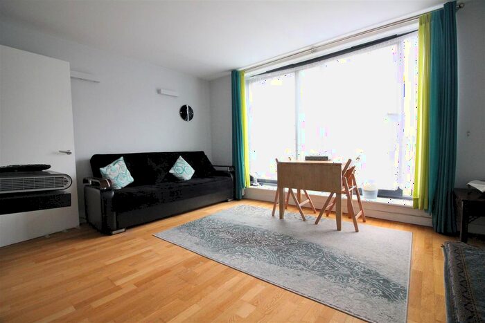 1 Bedroom Flat To Rent In Bath Road, Hounslow, TW4