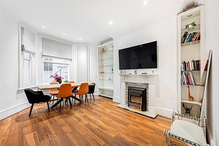 2 Bedroom Flat To Rent In Collingham Place, London, SW5